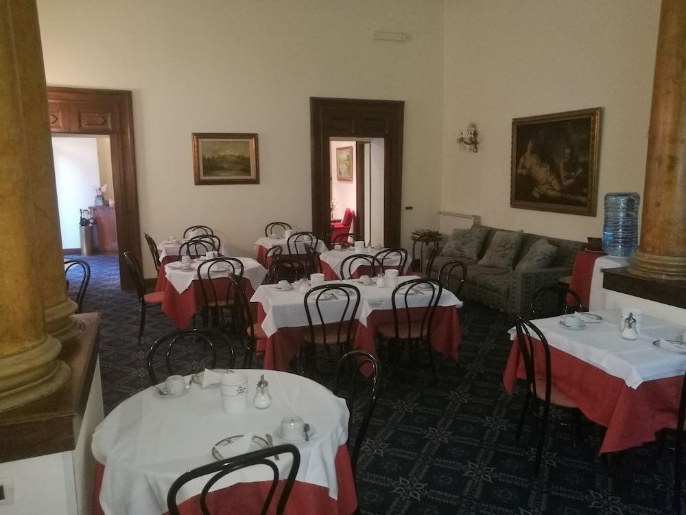 Hotel Villa Delle Rose Roma Esterno foto